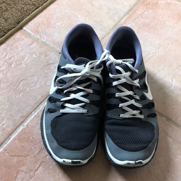 Nike sneakers - Picture 2 of 3